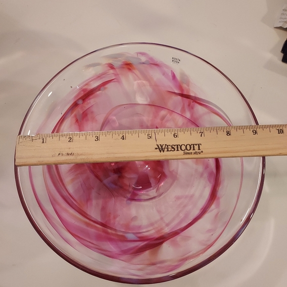 Gorgeous pink -swirled Kosta Boda glass serving bowl : manufactured in Sweden - Picture 5 of 6